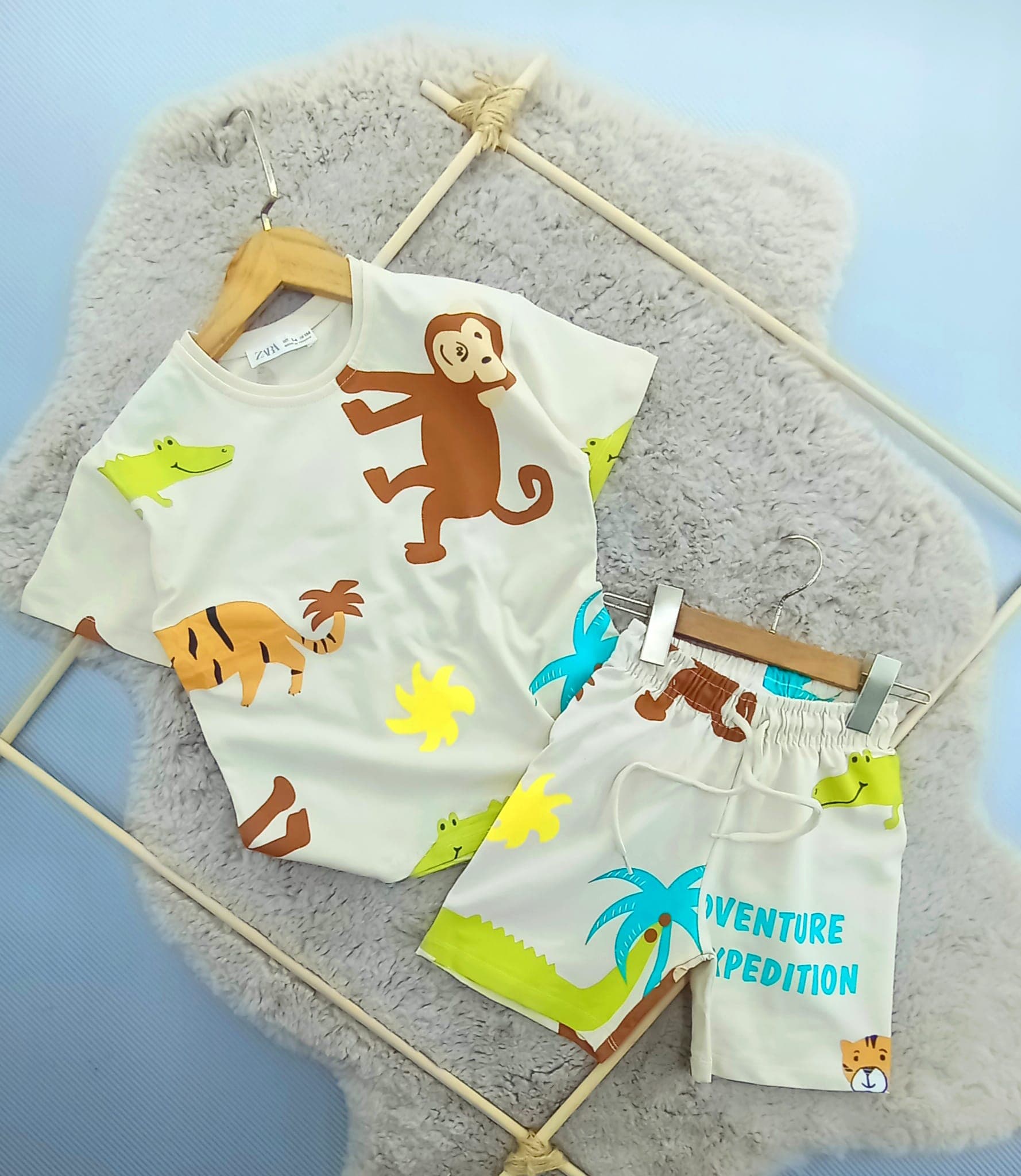 West Monkey Desenli Takım